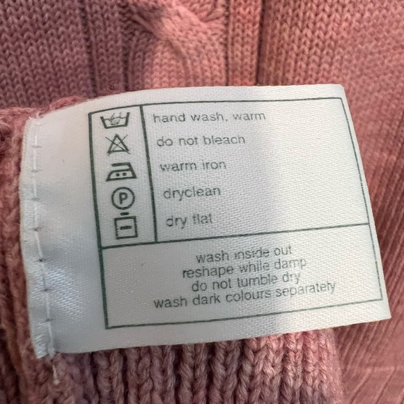 Laura Ashley vintage merino wool size M sweater - Picture 4 of 5